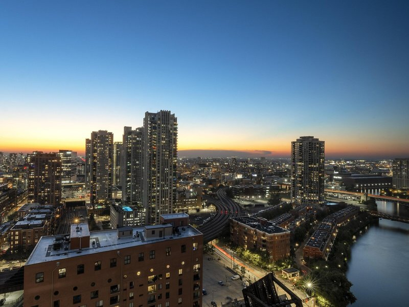 voco Chicago Downtown - Riverwalk