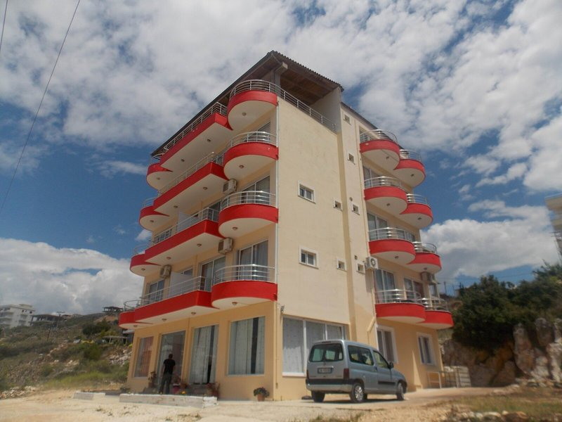 Alnes Hotel