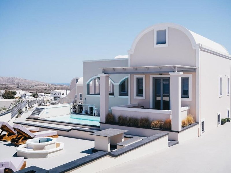 The Noverian Bios Caldera Sunset Suites