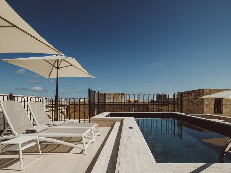 San Karlu Hotel