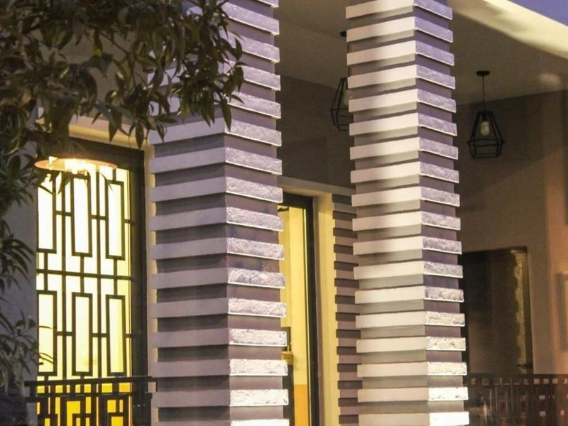 Hotel Antigone