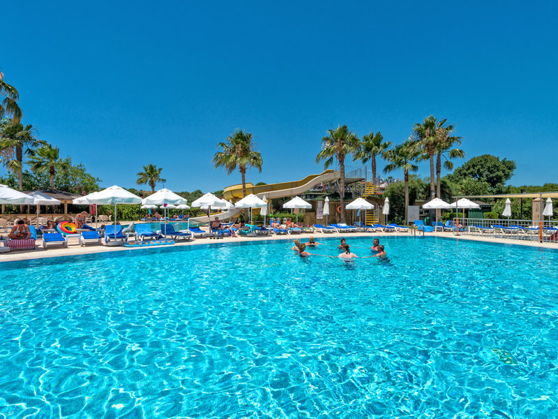 Royal Atlantis Beach