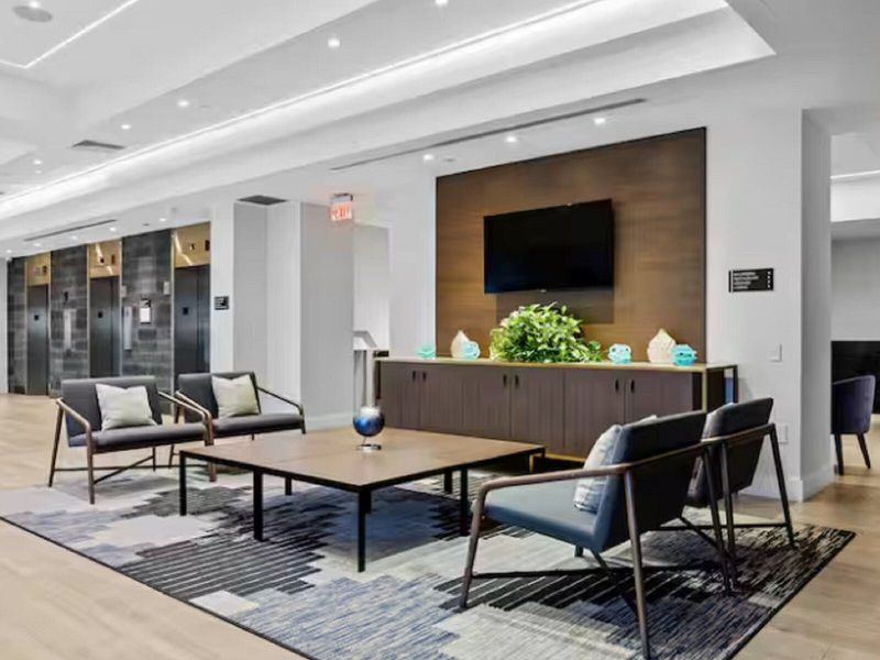 DoubleTree by Hilton New York JFK Airport