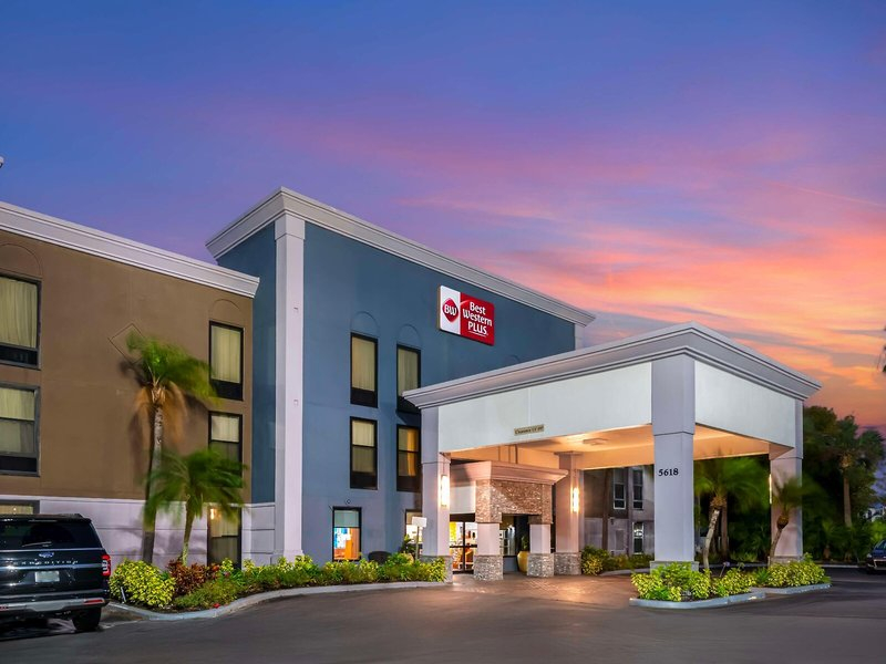 Best Western Plus Universal Inn