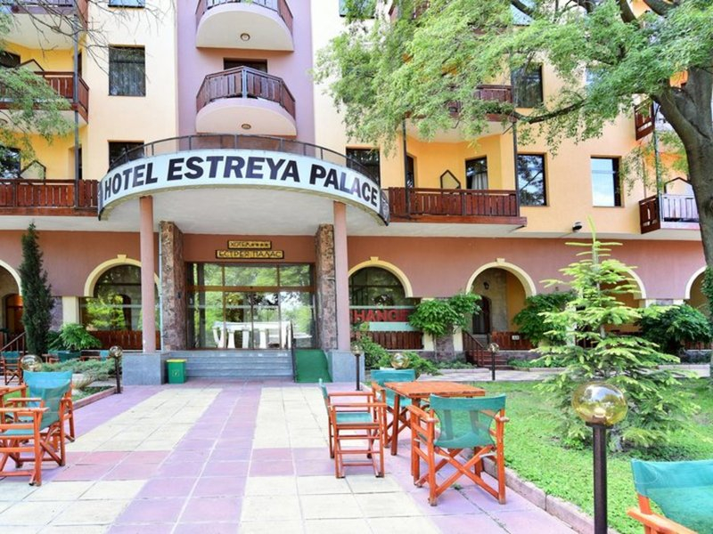 Estreya Palace & Residence