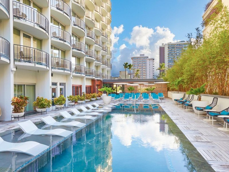 The Laylow, Autograph Collection