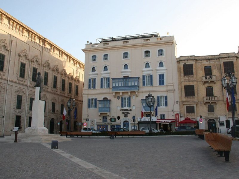 Castille Hotel