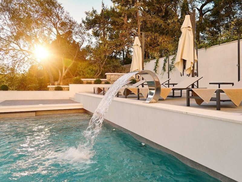 Hotel Moeesy, Blue & Green Oasis