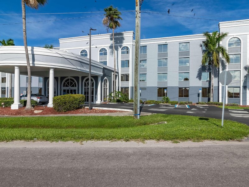 Best Western Fort Myers Inn & Suites