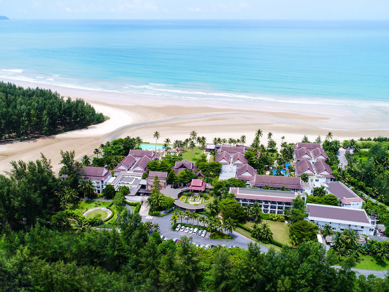 Apsara Beachfront Resort and Villa