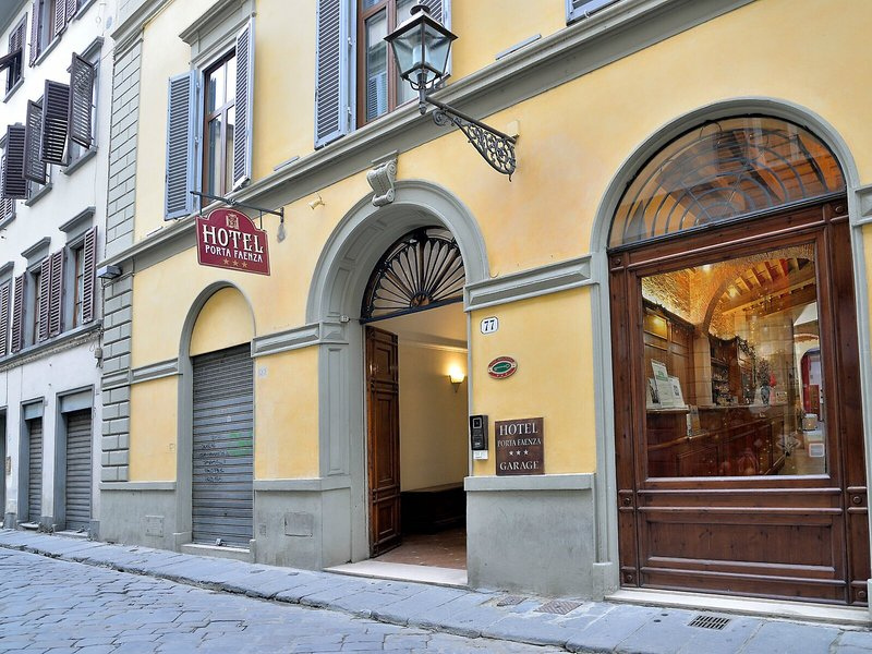 Porta Faenza
