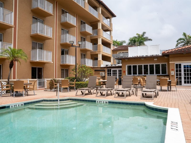 Inn of Naples, Tapestry Collection by Hilton