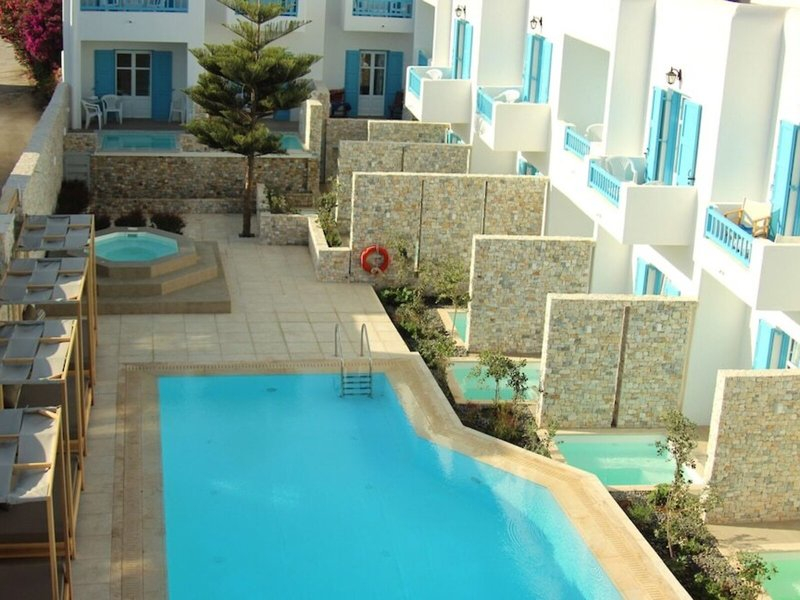 Mykonos Kosmoplaz Beach Resort Hotel