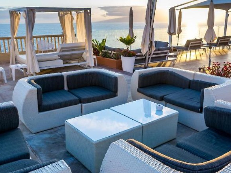 Pearly Grey Ocean Club