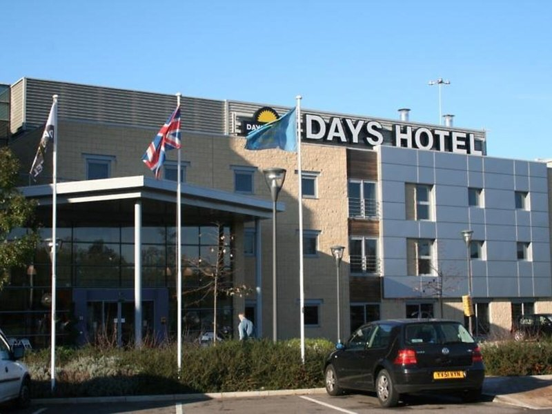 Ramada by Wyndham London North M1