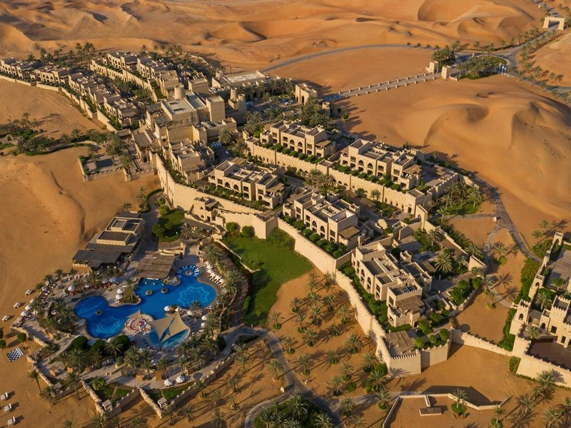 Qasr Al Sarab Desert Resort by Anantara