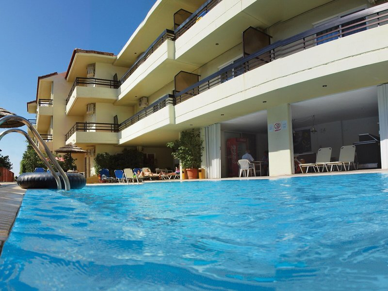 Caravel Apartment Hotel