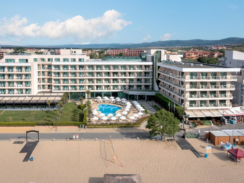 DIT Evrika Beach Club Hotel