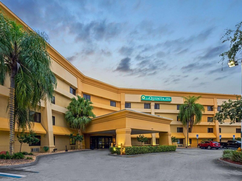 La Quinta Inn & Suites by Wyndham Miami Airport East