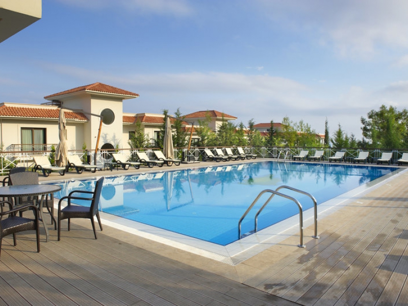 Korineum Golf & Beach Resort 