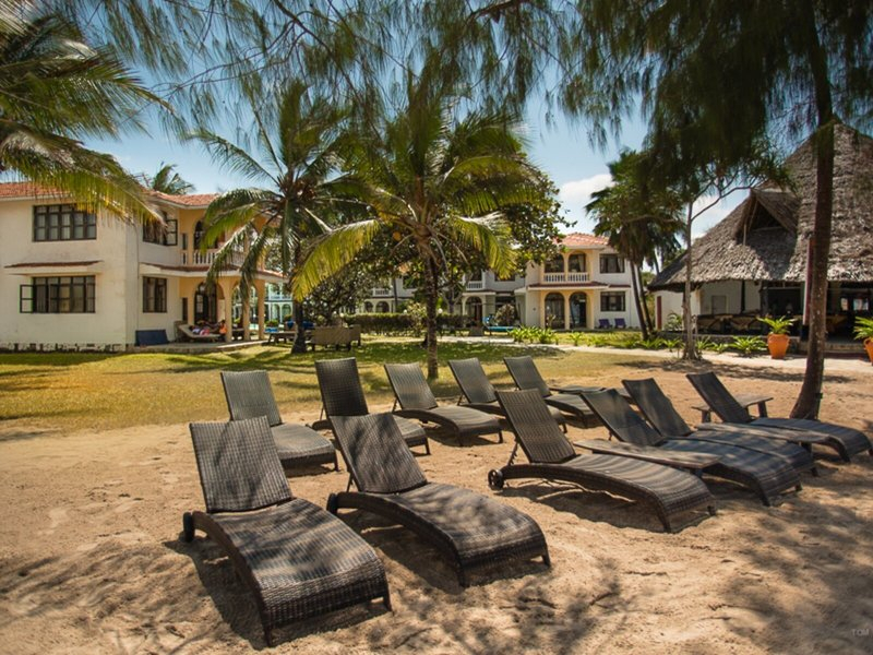 Bahari Dhow Beach Villas