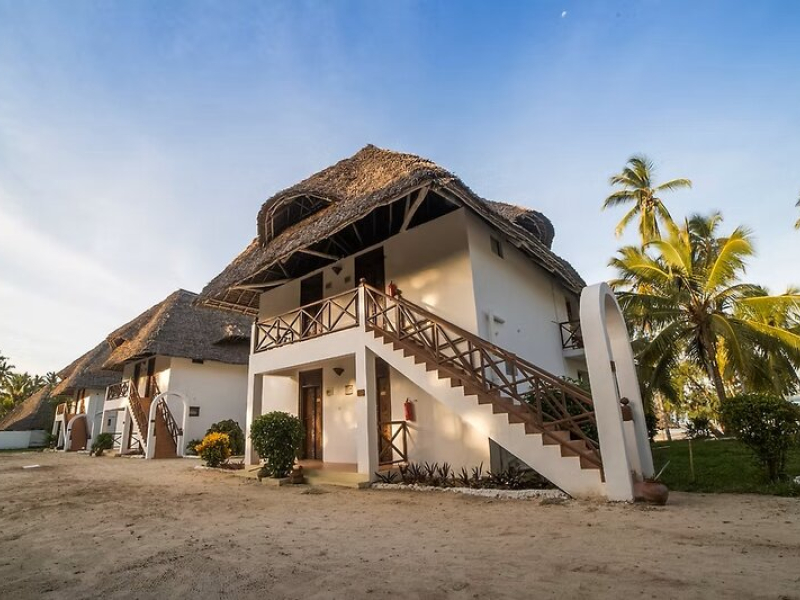 Antonio Beach Hotel and Spa