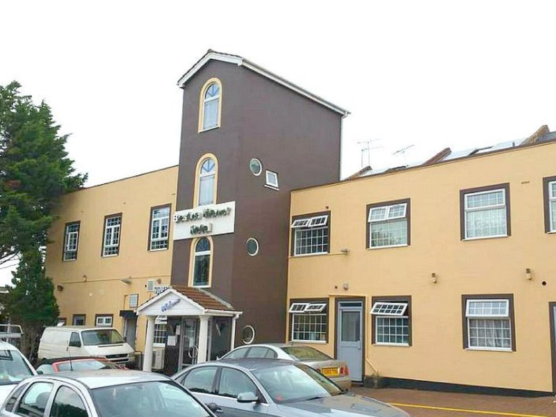 OYO Bostons Manor Hotel, Hanwell London